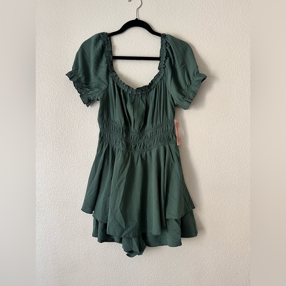 Inspired Hearts Size L Green Ruffle Romper | NWT
